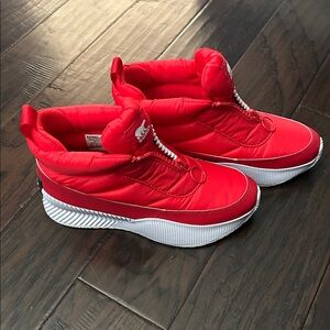 Sorel Out N About III Puffy Zip Cherrybomb Shoes, Women's 9.5